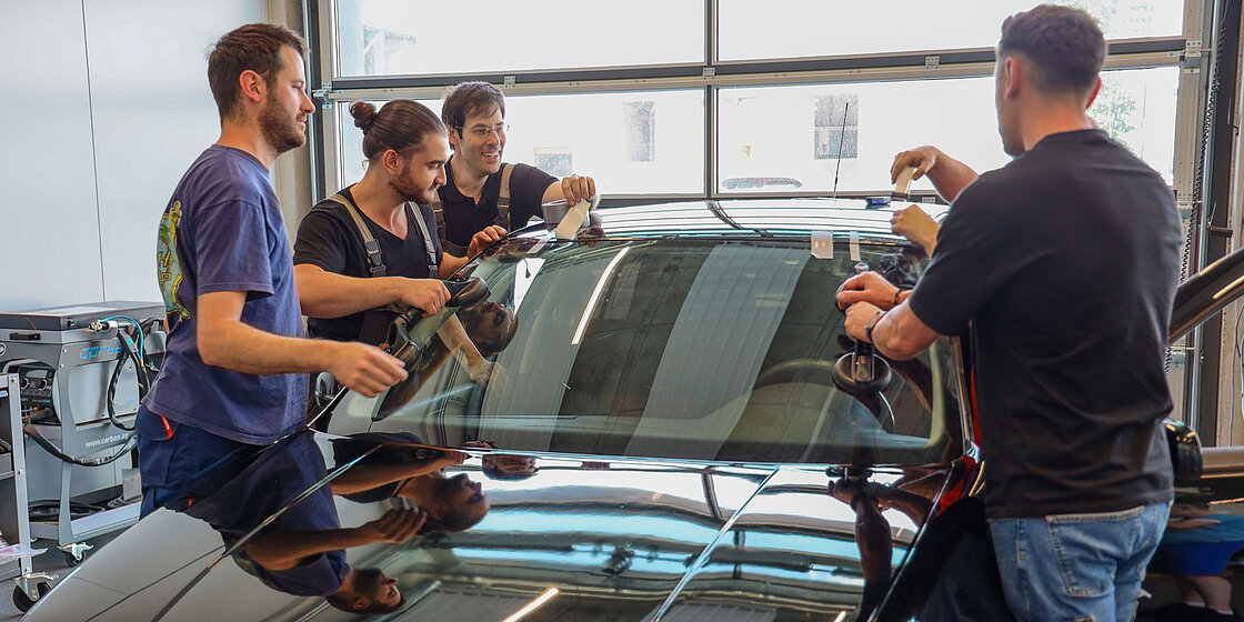 Glas Trösch Automotive Academy Autoglas Schulungen